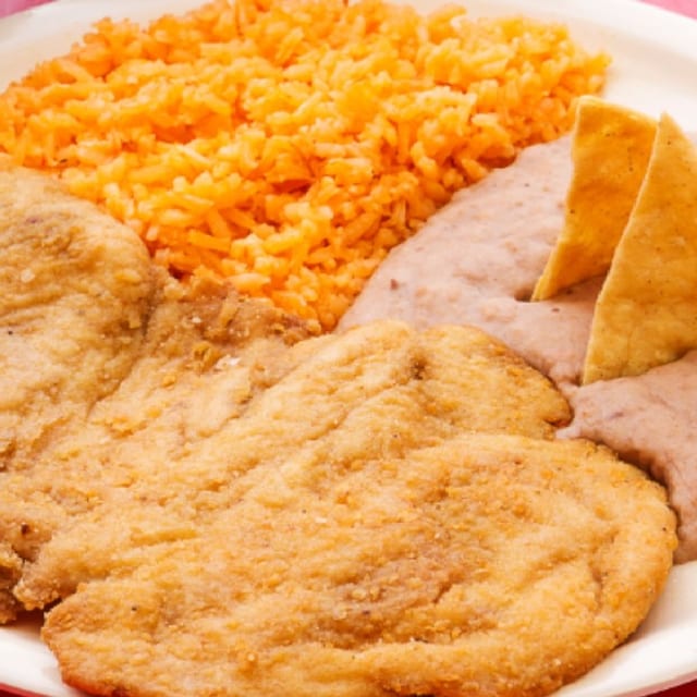 Milanesa de Pollo Empanizada.