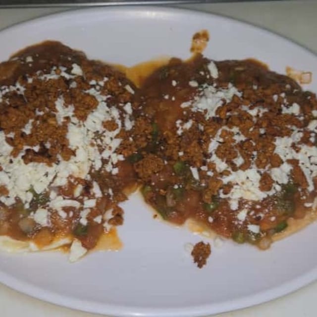 Huevos Motuleños.