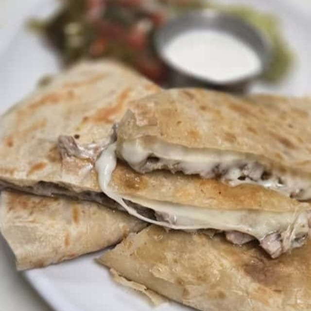 2 QUESADILLAS.